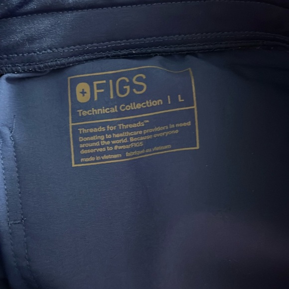 FIGS Scrub Set Top:Short Sleeve Size L Pants:Elastic Waistband & Ankles Size L - Picture 14 of 16